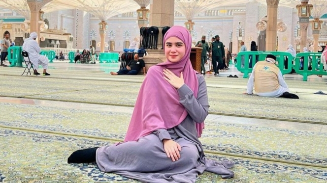 Punya Niatan Pakai Hijab, Ini 10 Foto Tissa Biani yang Pesonanya Makin Adem dengan Kerudung