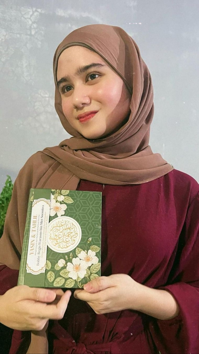 Punya Niatan Pakai Hijab, Ini 10 Foto Tissa Biani yang Pesonanya Makin Adem dengan Kerudung