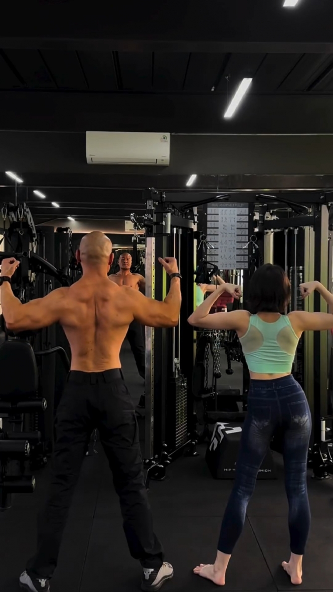 8 Foto Nada Tarina Putri dan Deddy Corbuzier Gym Bareng, Ayah-Anak Kompak Banget!