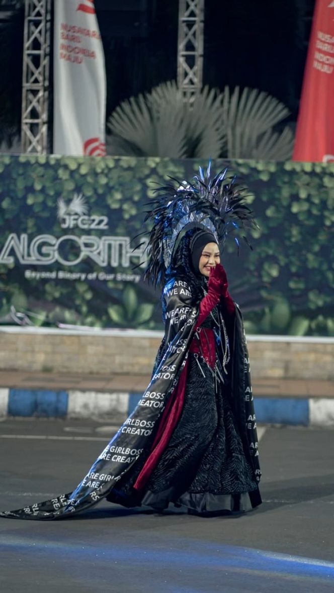 Jadi Pusat Perhatian, Ini 10 Foto Penampilan Aurel Hermansyah di Jember Fashion Carnaval 2024