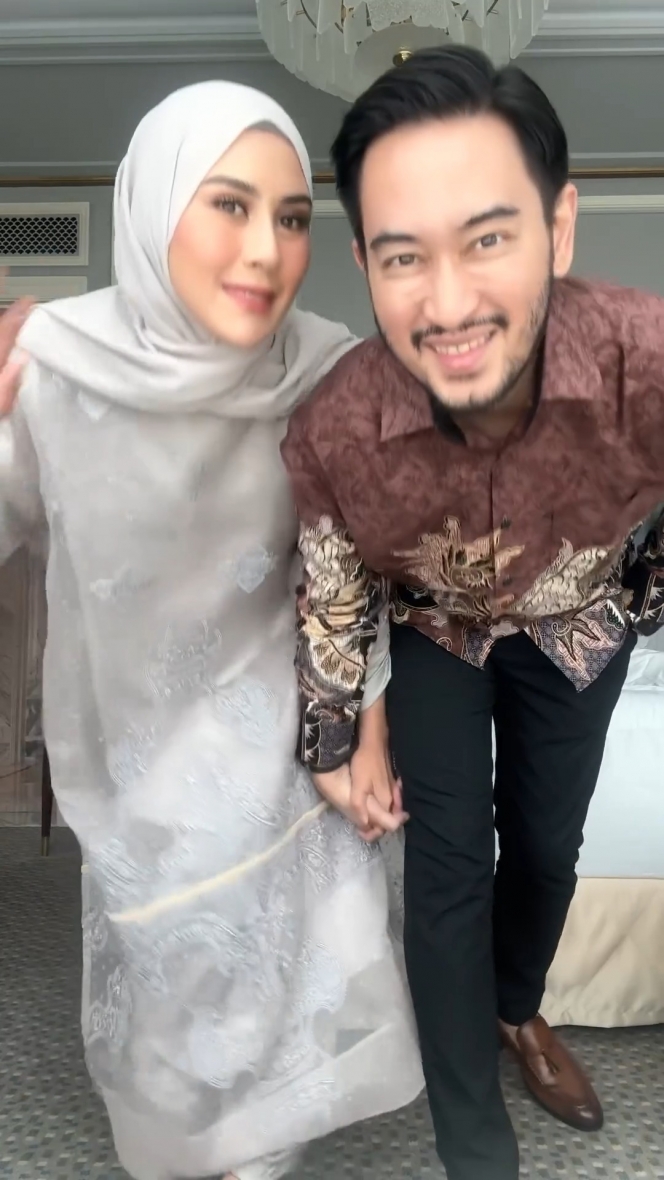 Pernah Diterpa Badai Perselingkuhan, Ini 8 Foto Syahnaz Sadiqah dan Jeje Govinda yang Makin Mesra