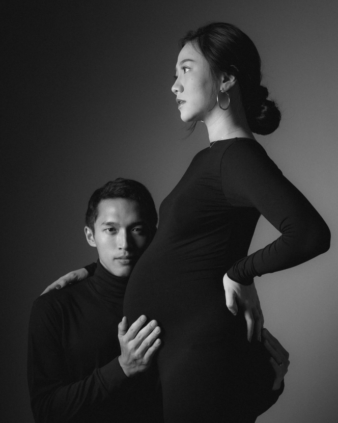 Hitung Hari Jelang Persalinan, Ini 10 Foto Maternity Shanju dan Jonatan Christie