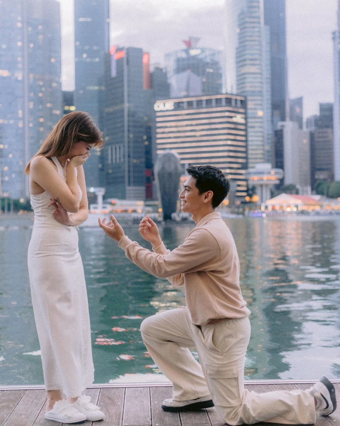 Romantis Banget, Ini Deretan Momen Cassandra Lee Dilamar sang Kekasih di Singapura