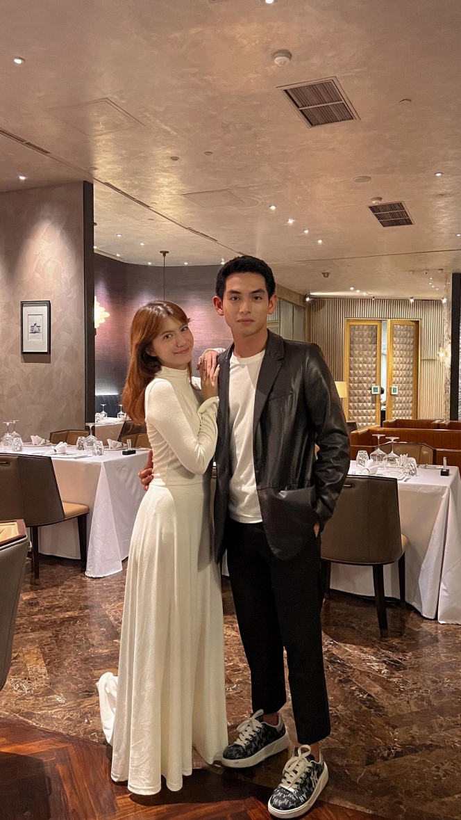 Baru Saja Dilamar, Ini 10 Foto Cassandra Lee dan Ryuken Lie yang Selalu Mesra dan Romantis