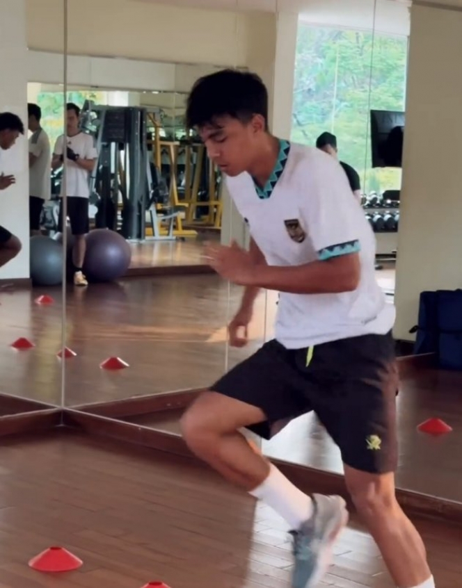 7 Foto Diego Anak Darius Sinathrya Berlatih di Gym, Tetap Semangat Latihan Meskipun Dicoret dari Timnas Indonesia U-16