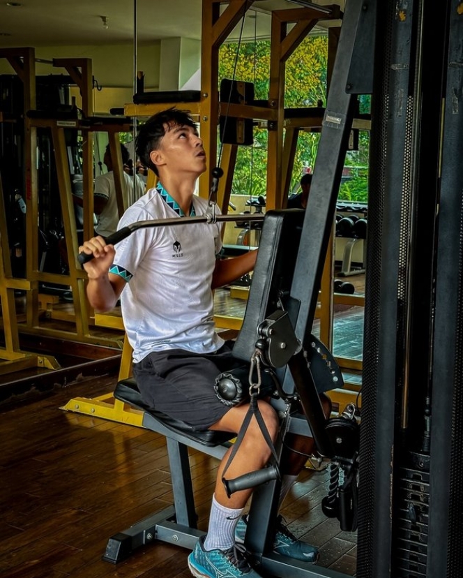 7 Foto Diego Anak Darius Sinathrya Berlatih di Gym, Tetap Semangat Latihan Meskipun Dicoret dari Timnas Indonesia U-16