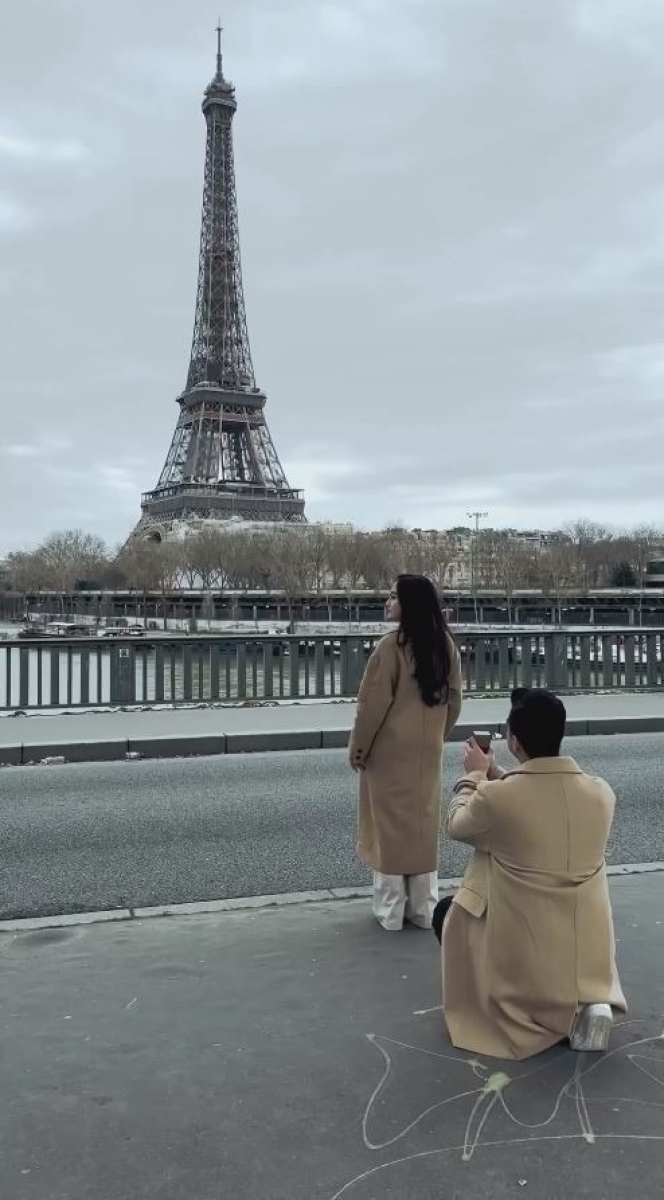 Baru Diunggah, Ini dia Momen Salshabilla Dilamar Ohim di Paris Tahun Lalu